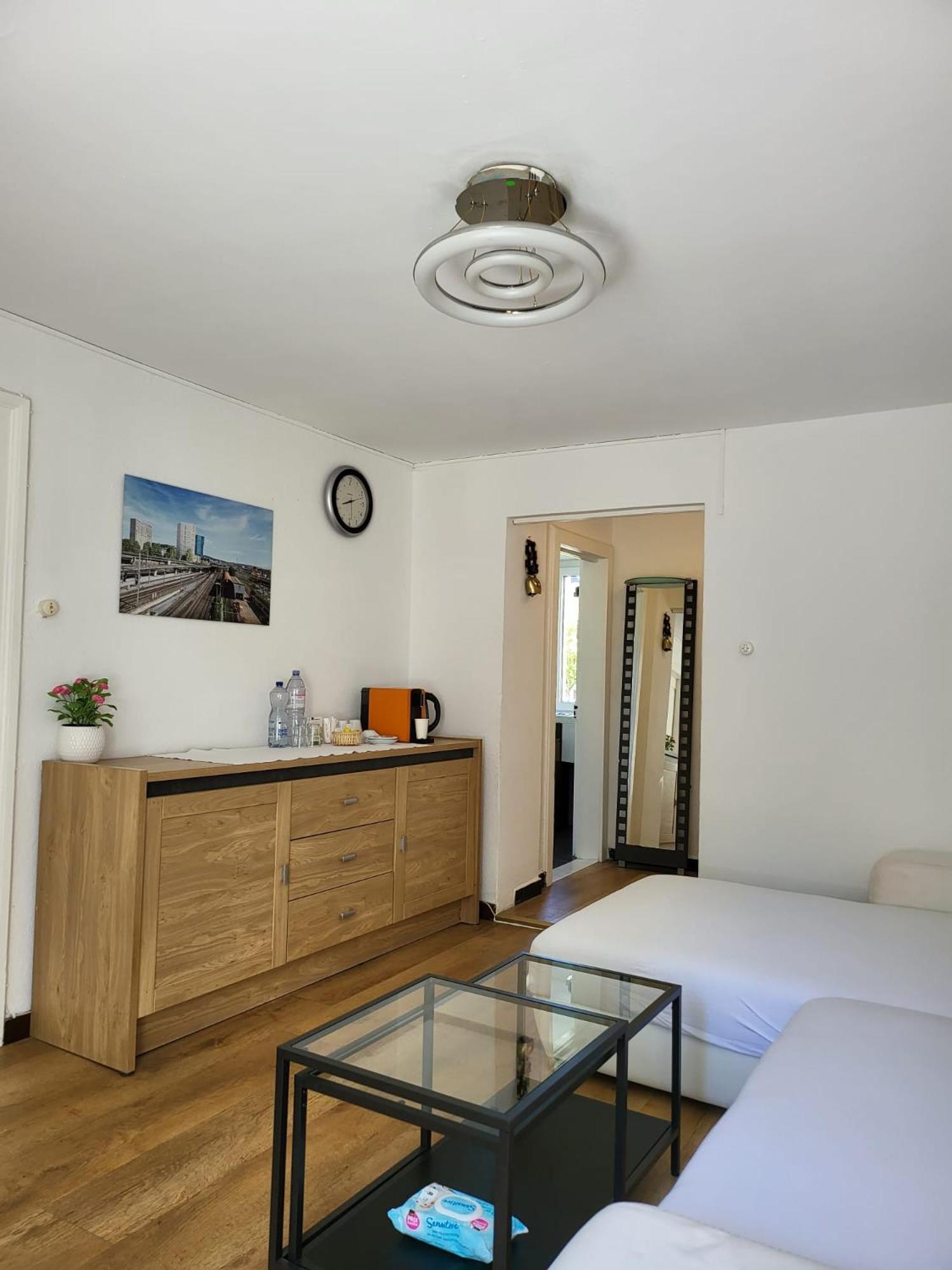 Bastis Central Guesthouse Lucerne City Екстер'єр фото