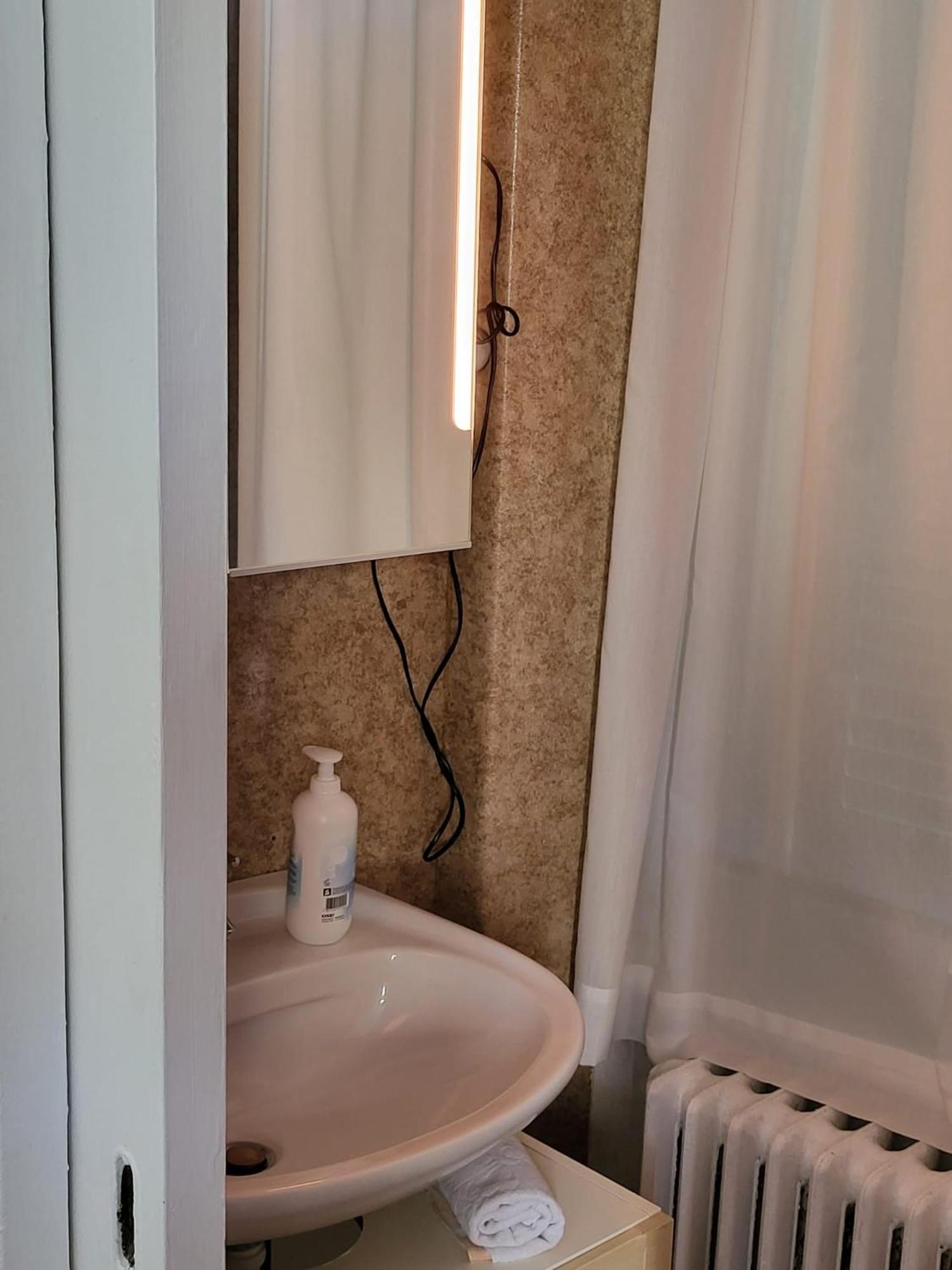 Bastis Central Guesthouse Lucerne City Екстер'єр фото