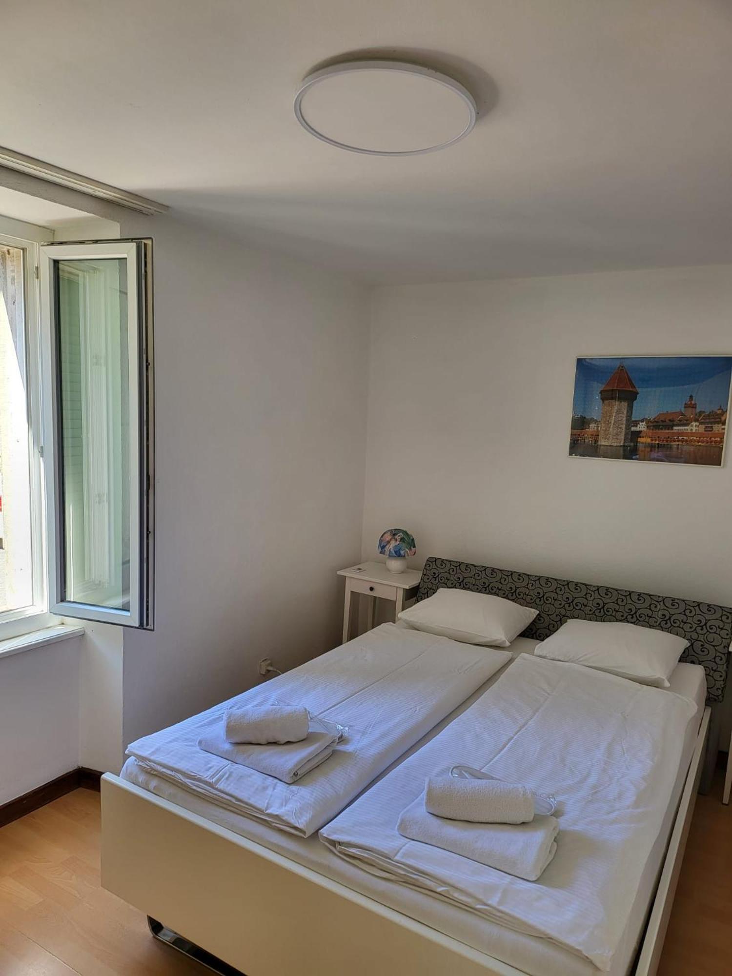 Bastis Central Guesthouse Lucerne City Екстер'єр фото