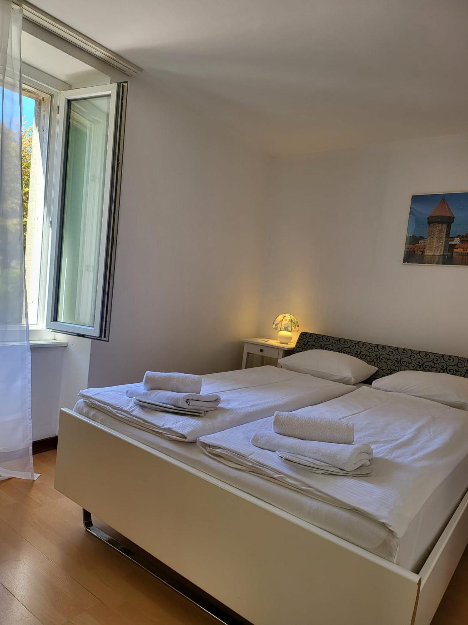 Bastis Central Guesthouse Lucerne City Екстер'єр фото
