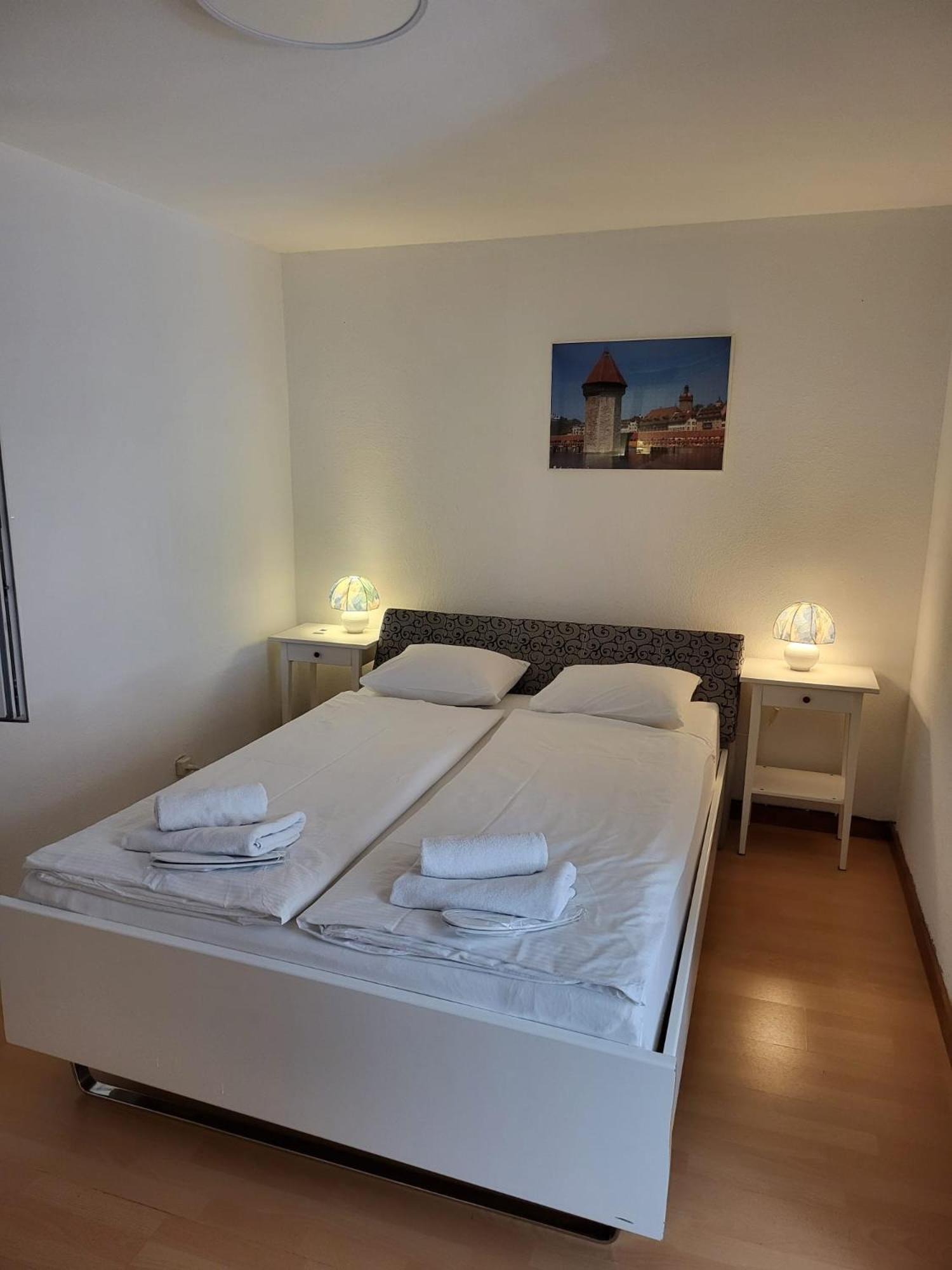 Bastis Central Guesthouse Lucerne City Екстер'єр фото