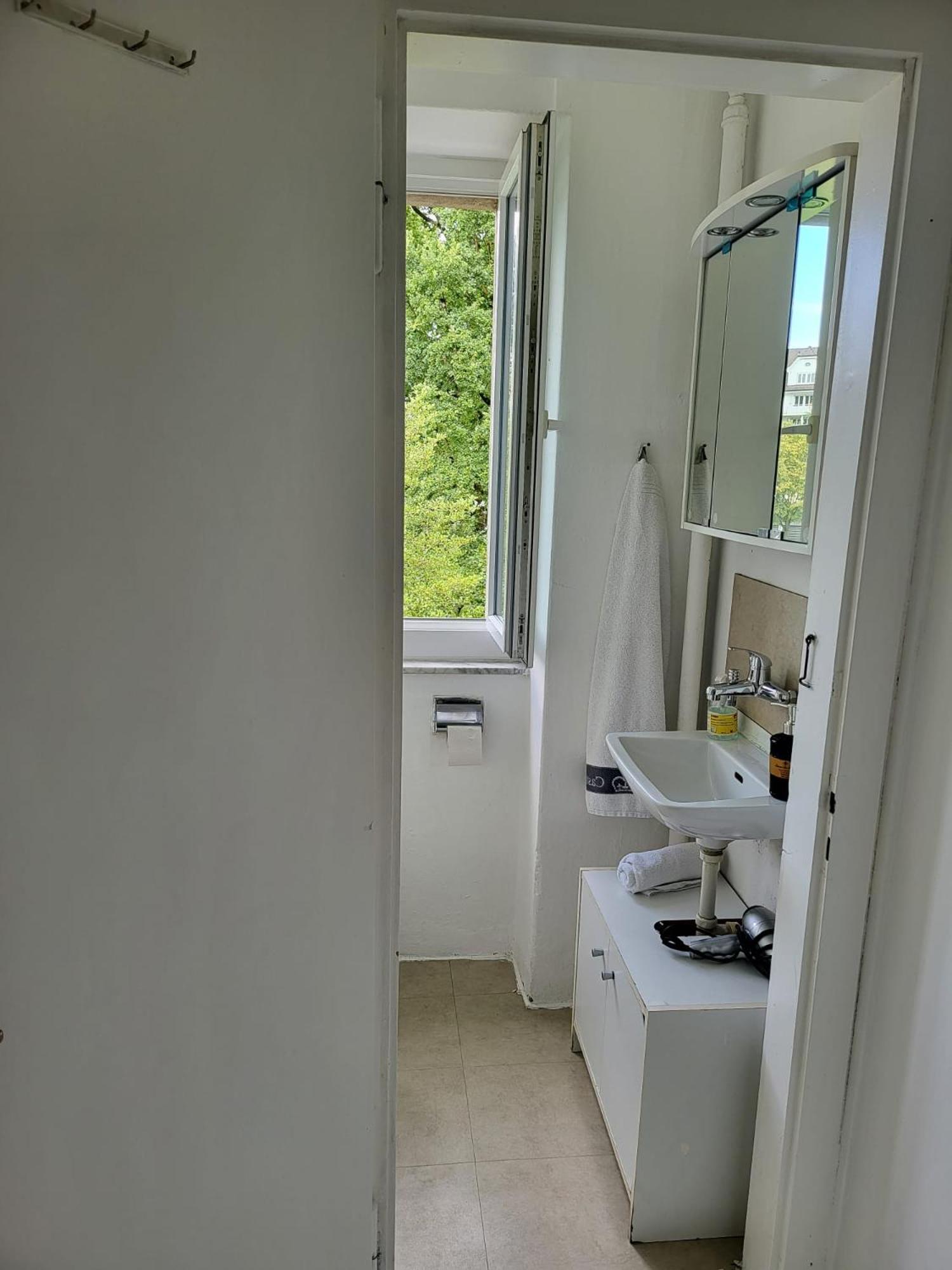 Bastis Central Guesthouse Lucerne City Екстер'єр фото