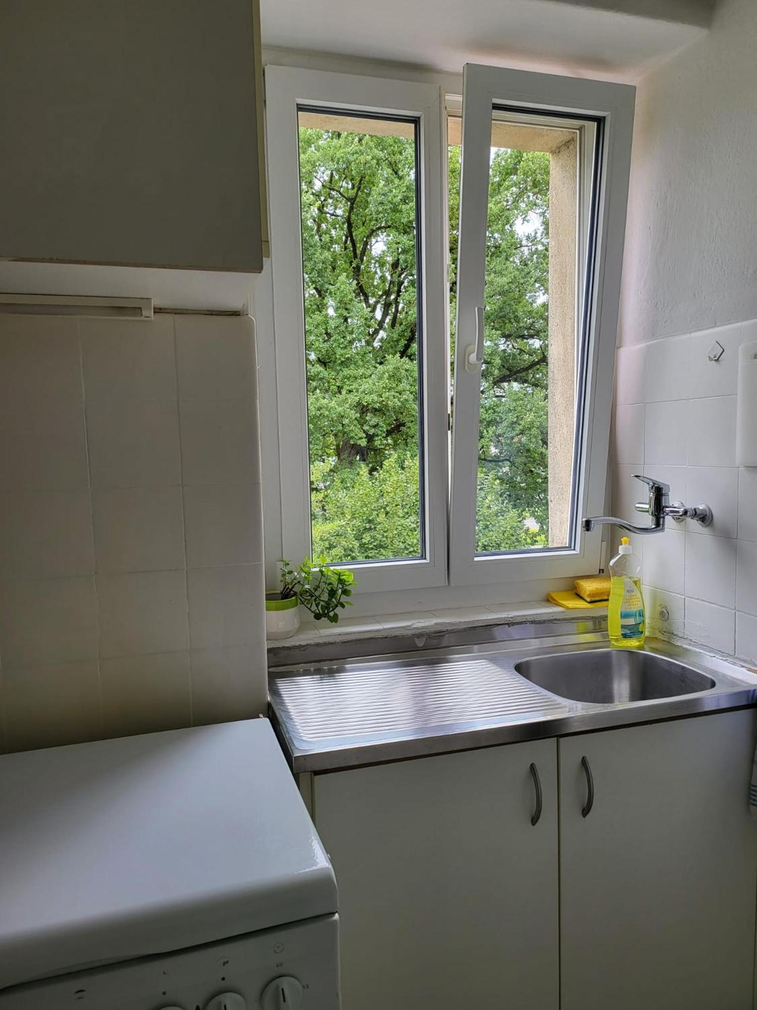Bastis Central Guesthouse Lucerne City Екстер'єр фото
