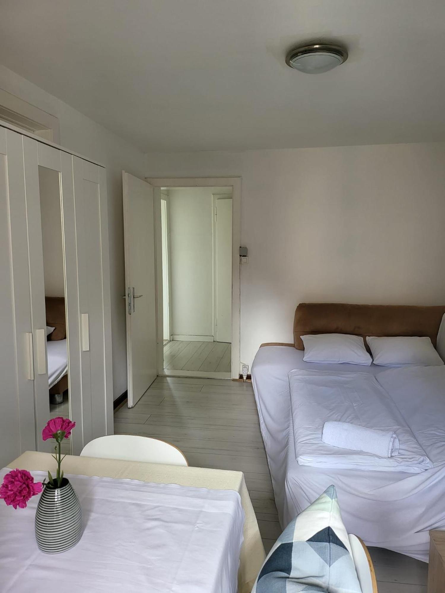 Bastis Central Guesthouse Lucerne City Екстер'єр фото