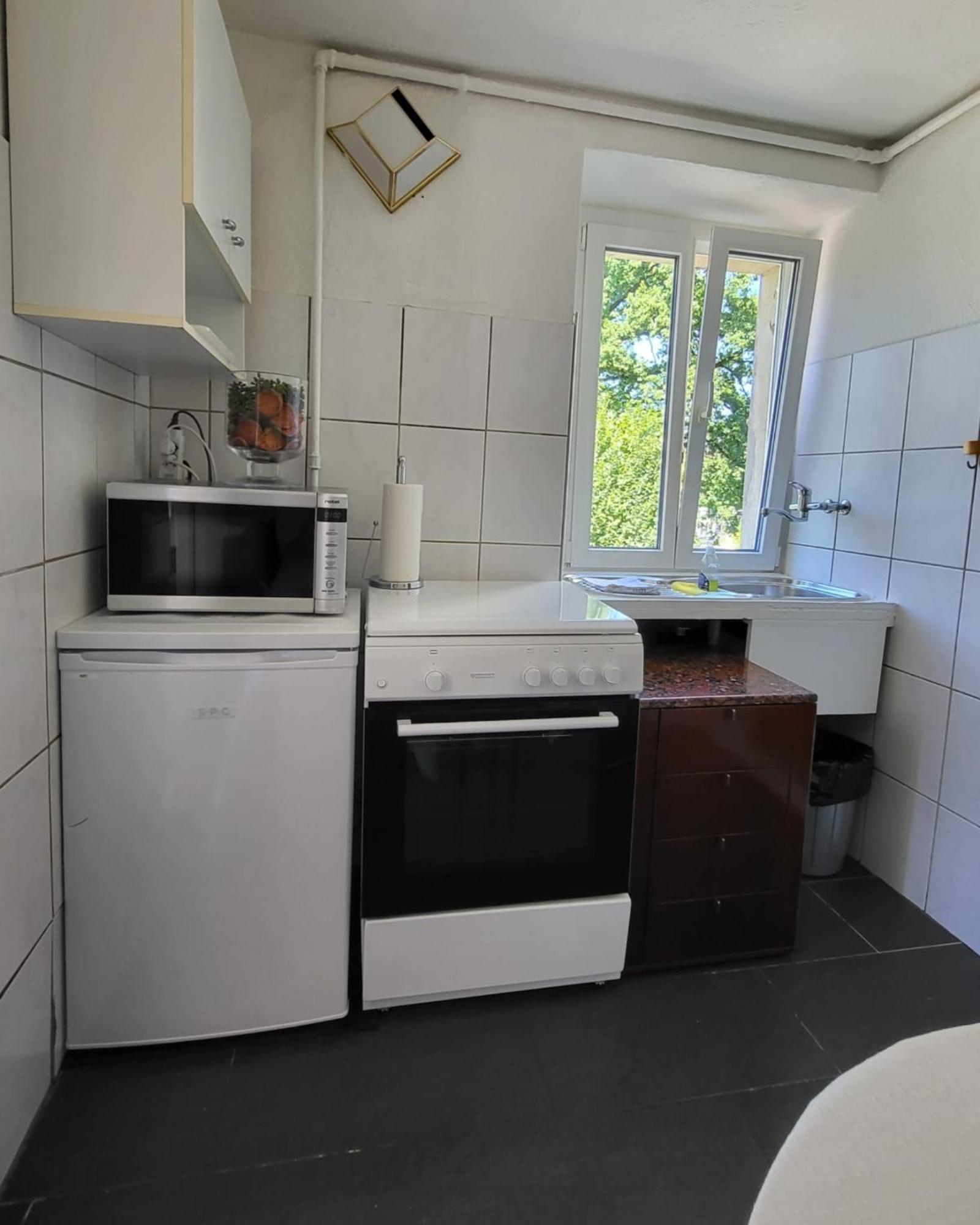 Bastis Central Guesthouse Lucerne City Екстер'єр фото