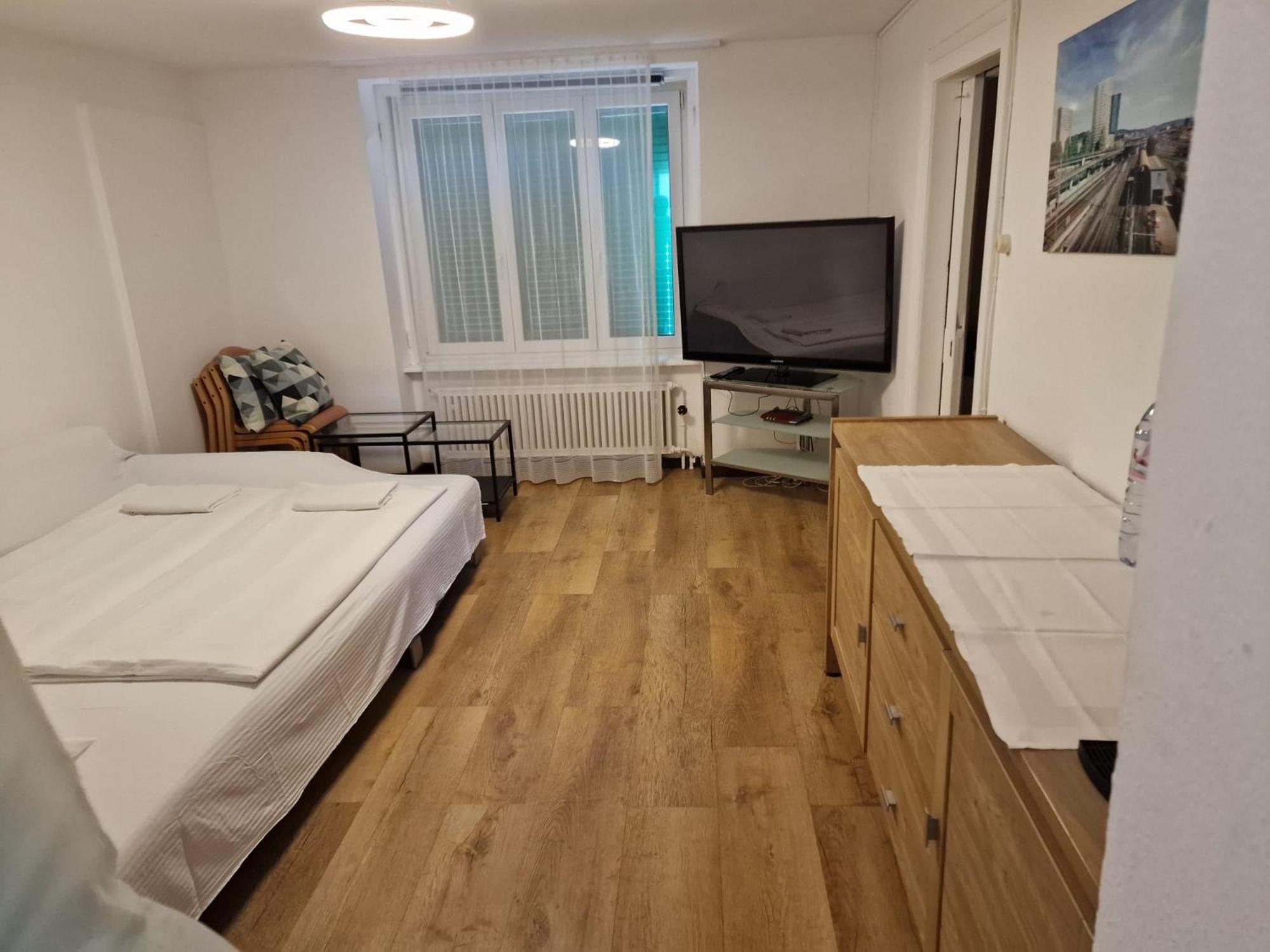 Bastis Central Guesthouse Lucerne City Екстер'єр фото