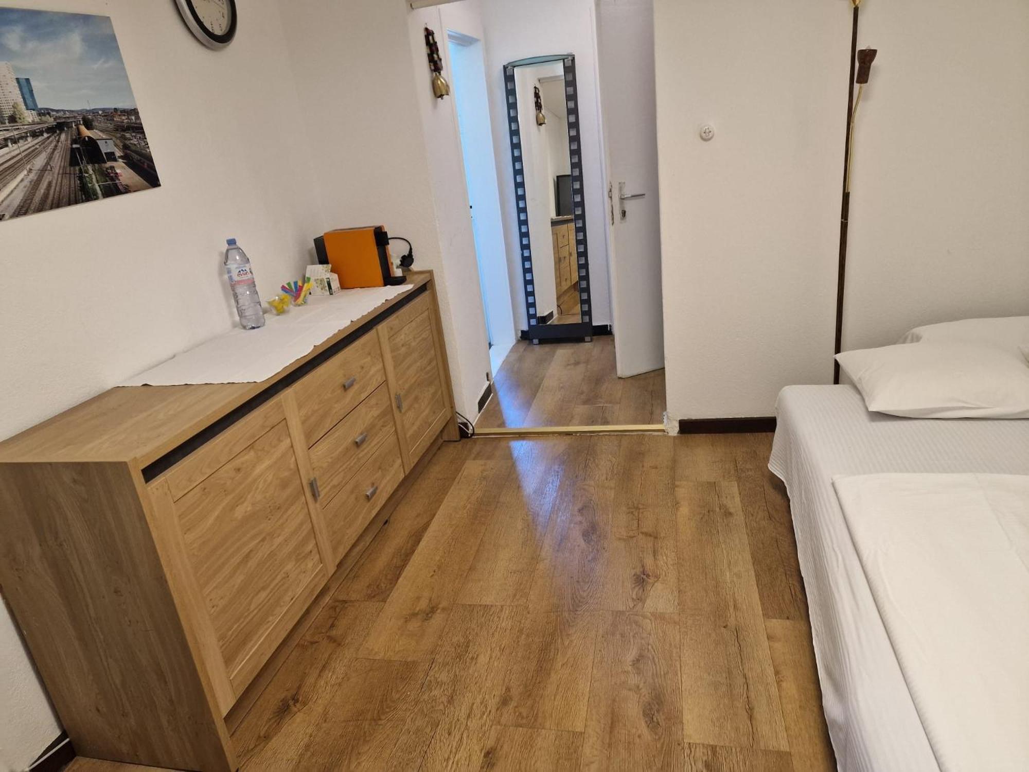 Bastis Central Guesthouse Lucerne City Екстер'єр фото
